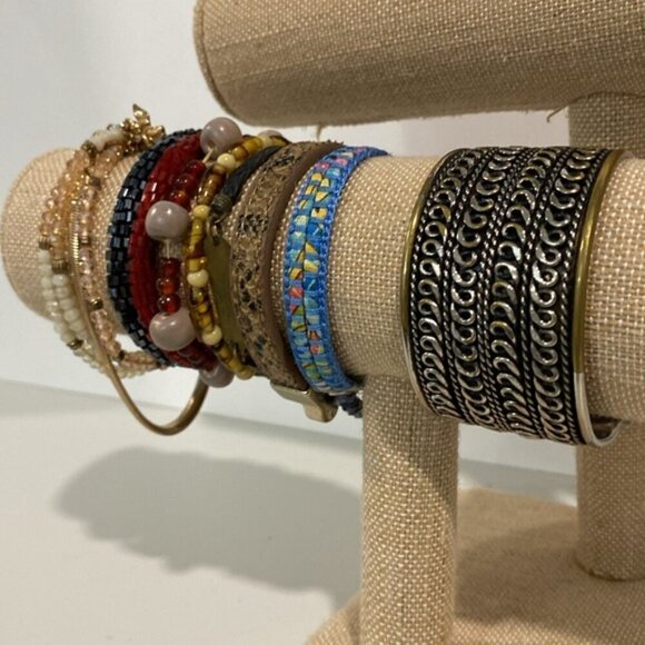 9 bracelets bundle in various materials including beads - Picture 4 of 9